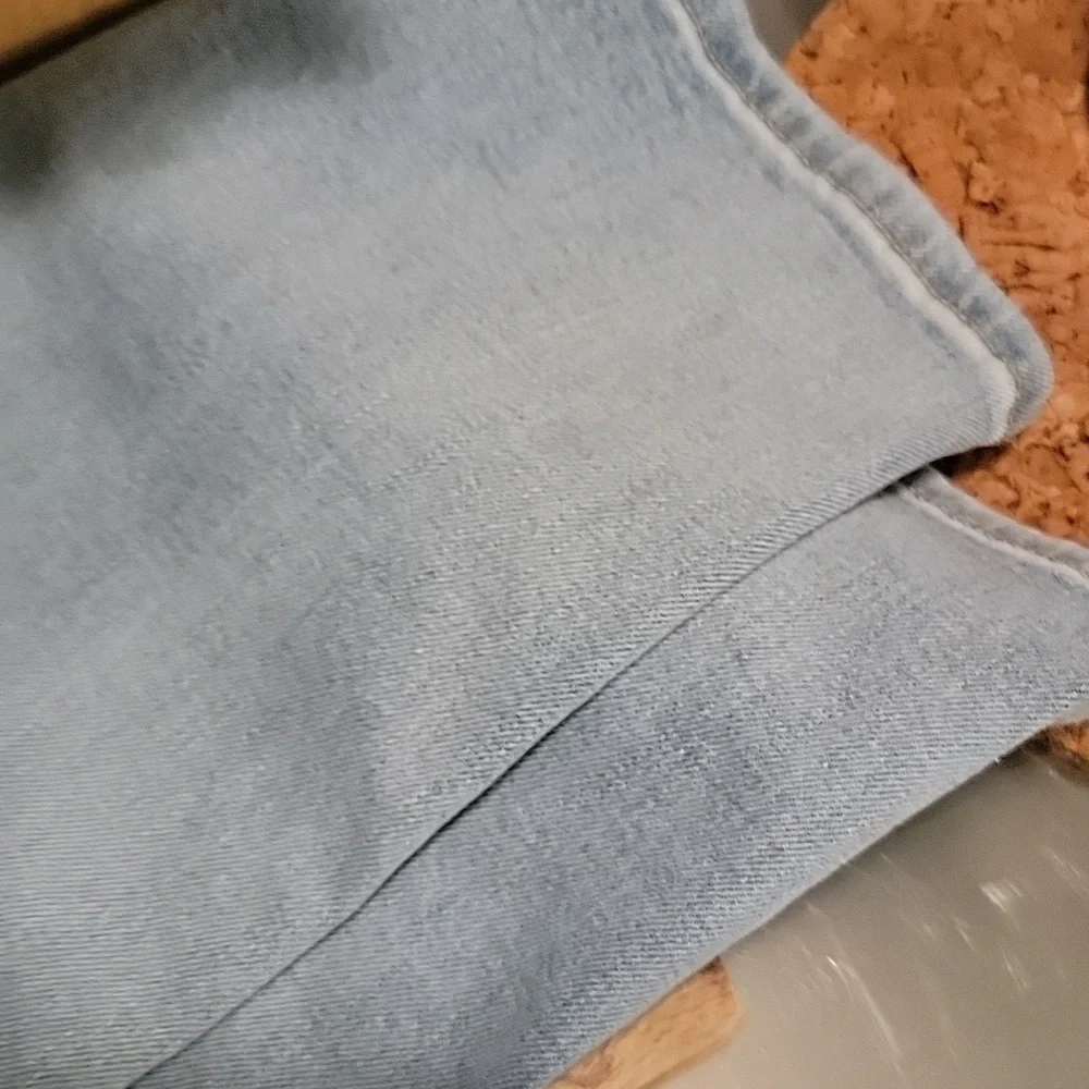 Distressed  👖 jeans - Picture 4 of 4